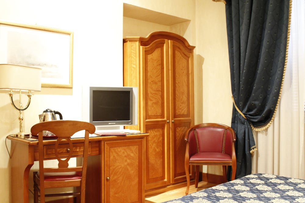 Hotel Genio — Hotel rooms in Rome, Lazio