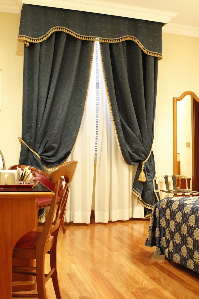 Hotel Genio — Hotel rooms in Rome, Lazio