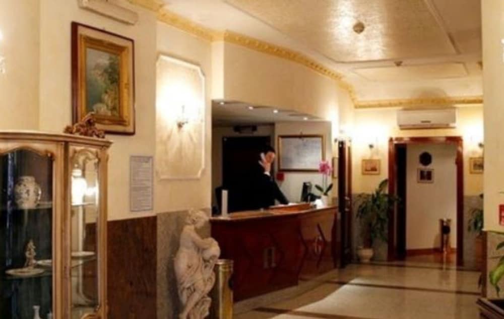 Hotel Genio — Hotel building in Rome, Lazio