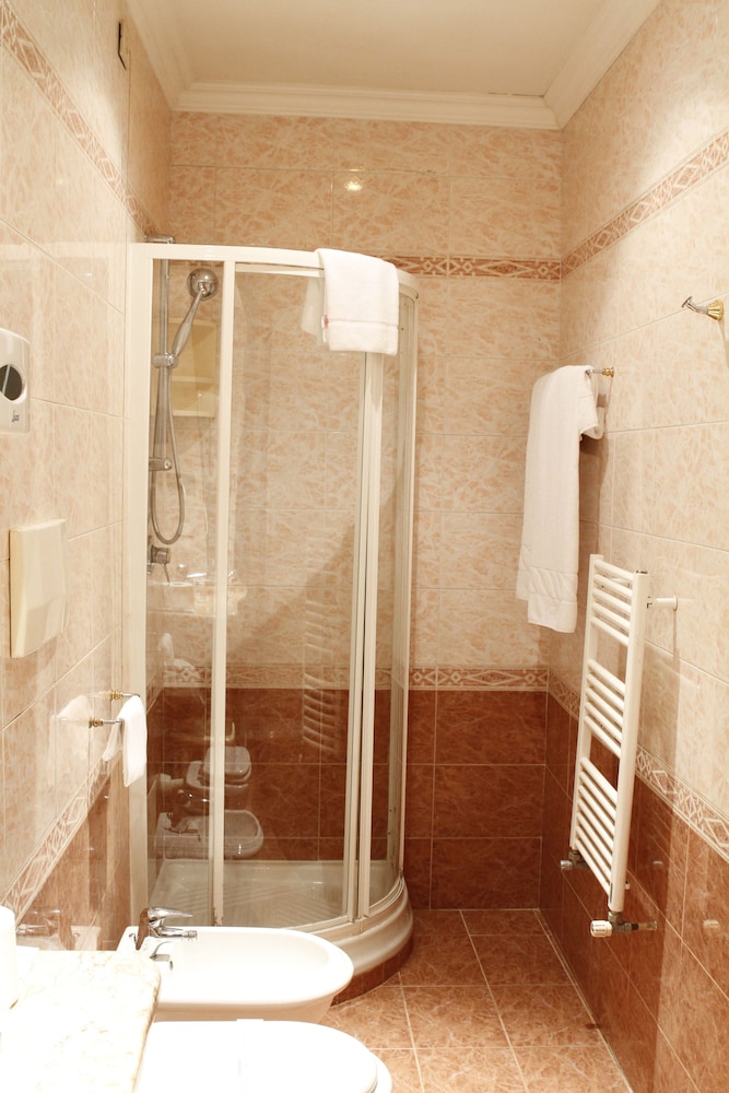 Hotel Genio — Hotel rooms in Rome, Lazio