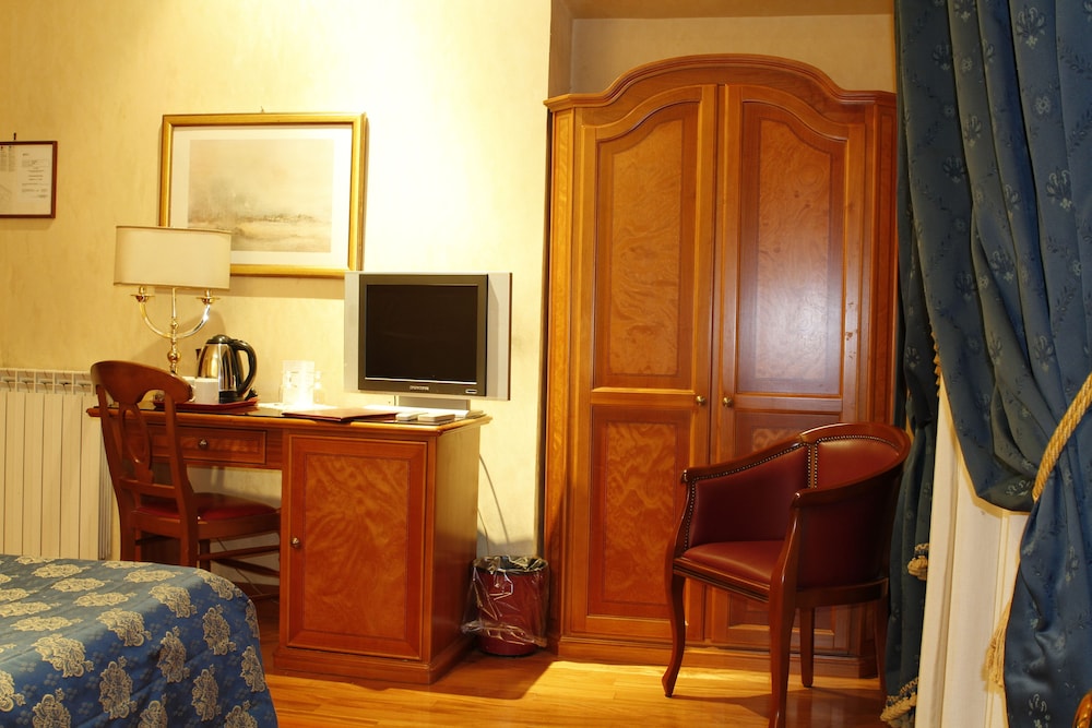Hotel Genio — Hotel rooms in Rome, Lazio