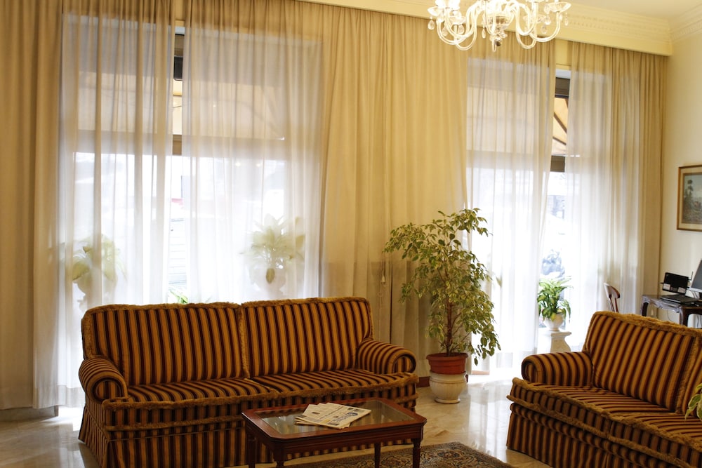 Hotel Genio — Hotel building in Rome, Lazio