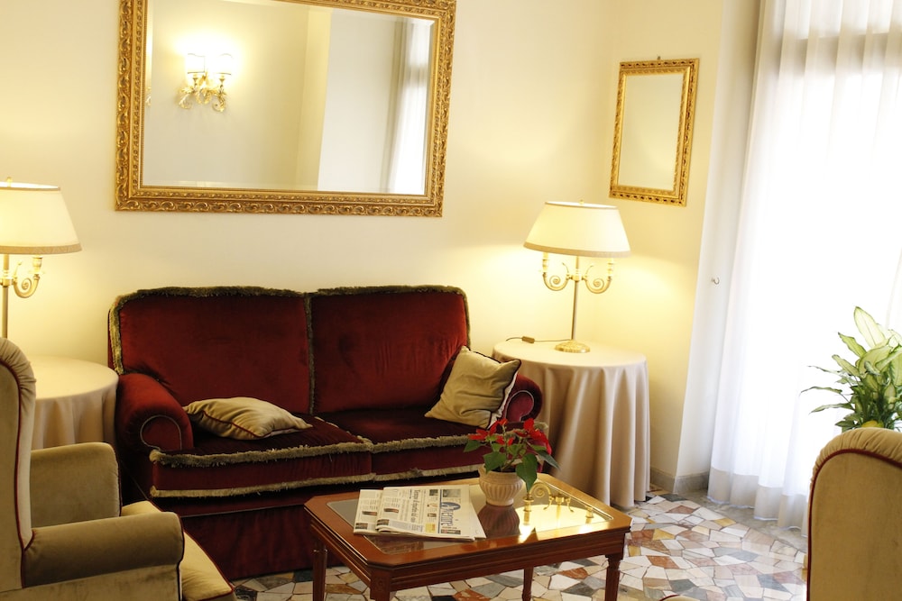 Hotel Genio — Hotel rooms in Rome, Lazio