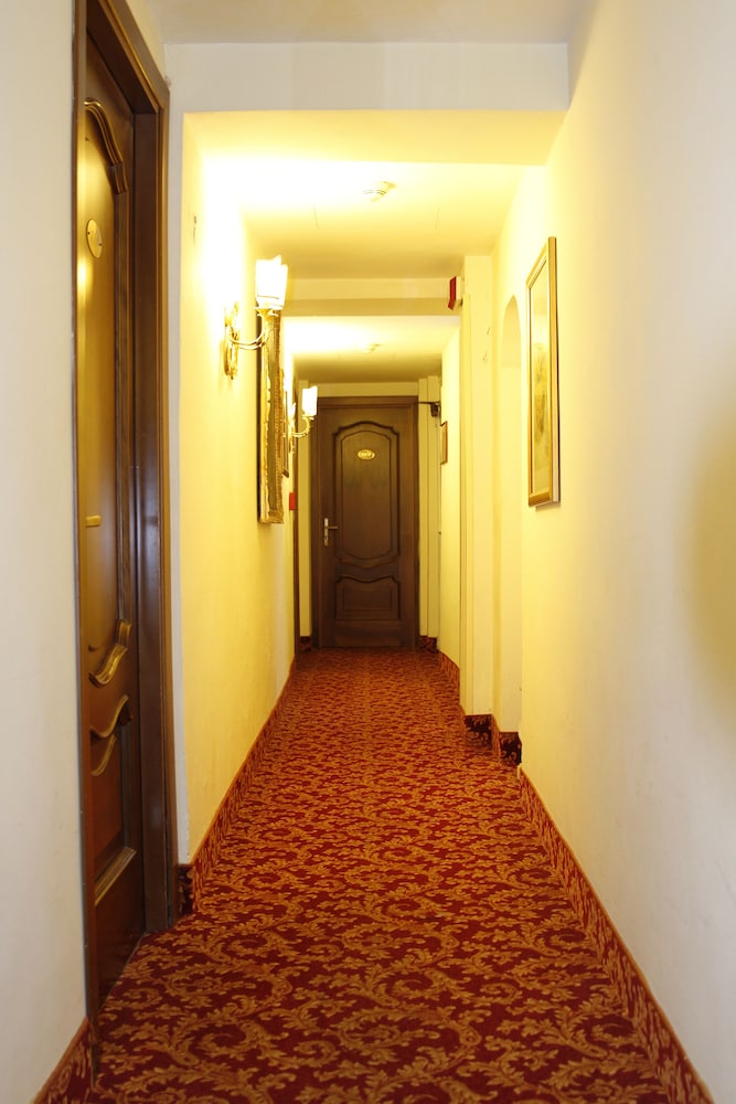 Hotel Genio — Hotel building in Rome, Lazio