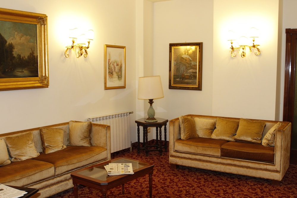 Hotel Genio — Hotel building in Rome, Lazio