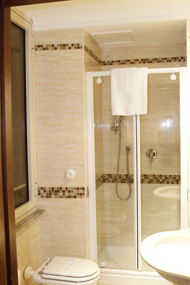Hotel Genio — Hotel rooms in Rome, Lazio