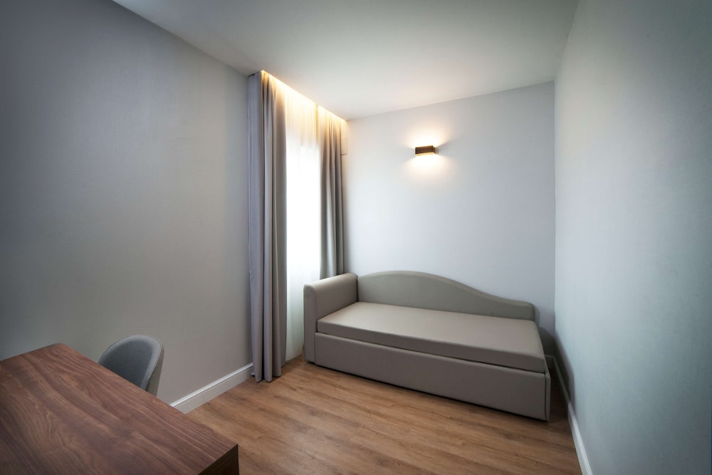 Radisson Blu GHR Hotel, Rome — Hotel rooms in Rome, Lazio