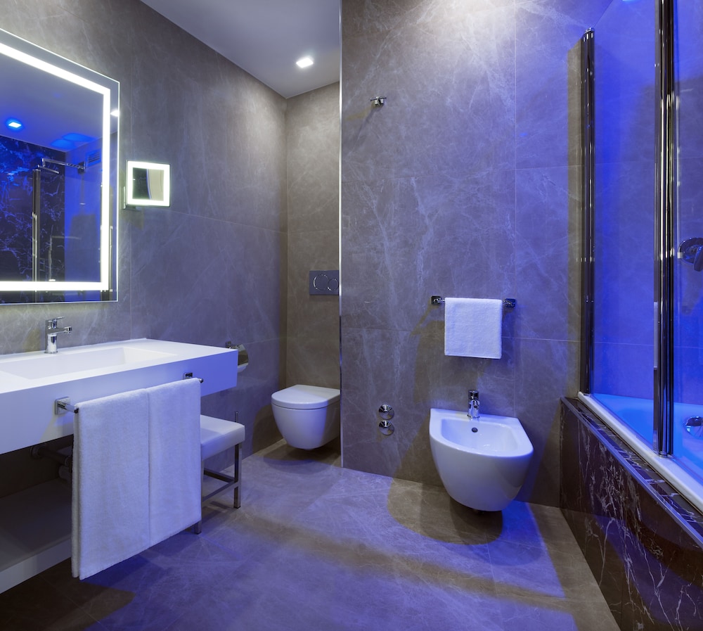 Radisson Blu GHR Hotel, Rome — Hotel rooms in Rome, Lazio