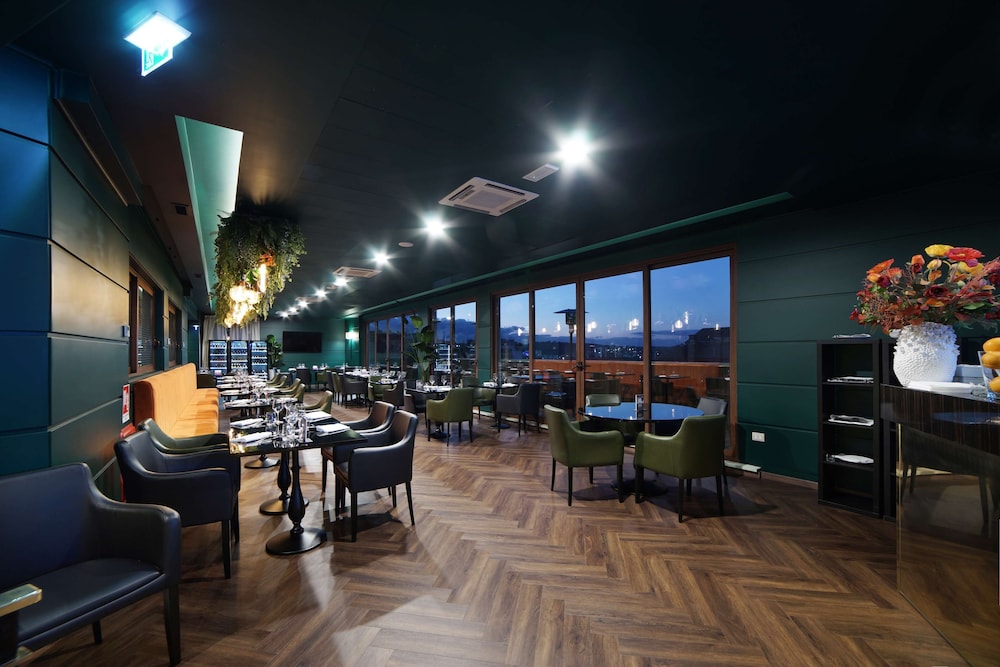 Radisson Blu GHR Hotel, Rome — Restaurant & bars in Rome, Lazio