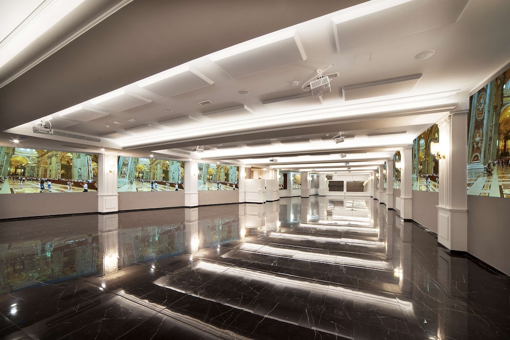 Radisson Blu GHR Hotel, Rome — Hotel building in Rome, Lazio