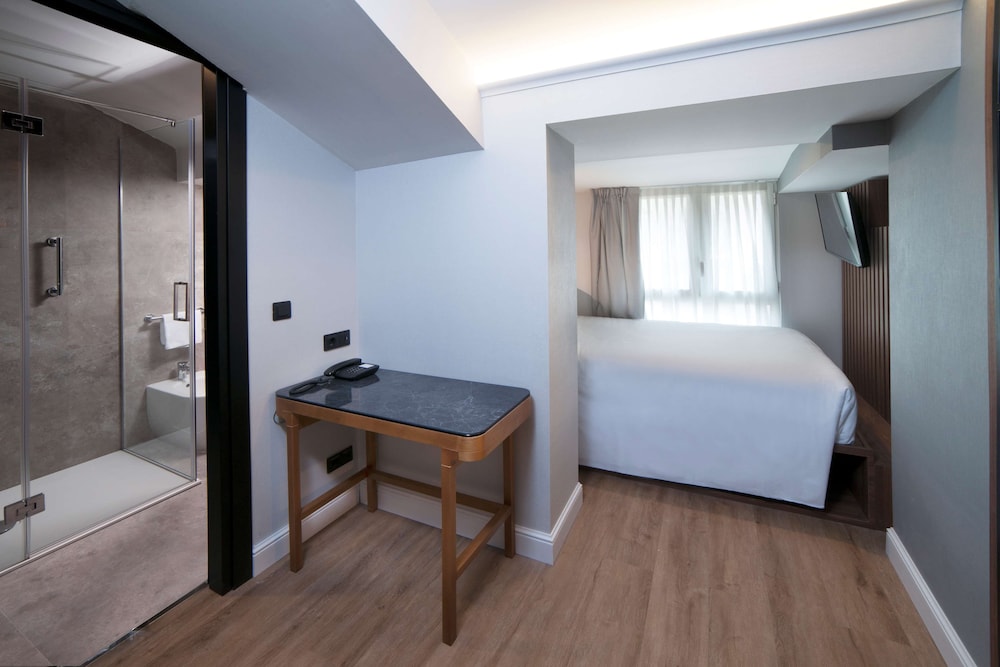 Radisson Blu GHR Hotel, Rome — Hotel rooms in Rome, Lazio