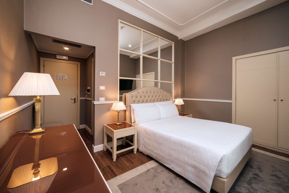 Radisson Blu GHR Hotel, Rome — Hotel rooms in Rome, Lazio