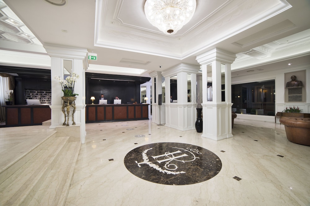 Radisson Blu GHR Hotel, Rome — Hotel building in Rome, Lazio