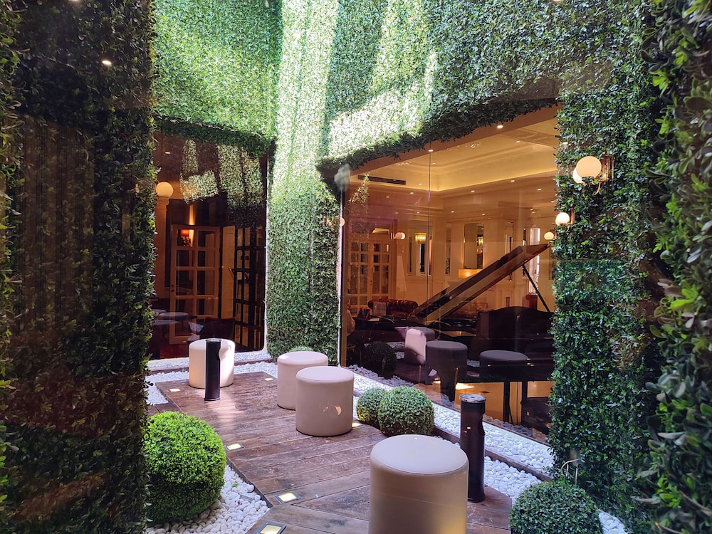 Radisson Blu GHR Hotel, Rome — Restaurant & bars in Rome, Lazio