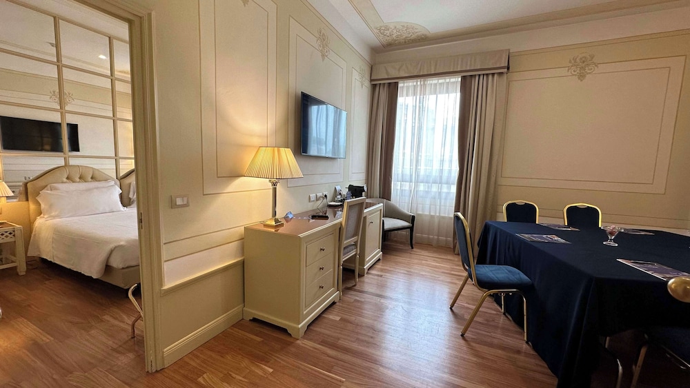 Radisson Blu GHR Hotel, Rome — Hotel rooms in Rome, Lazio