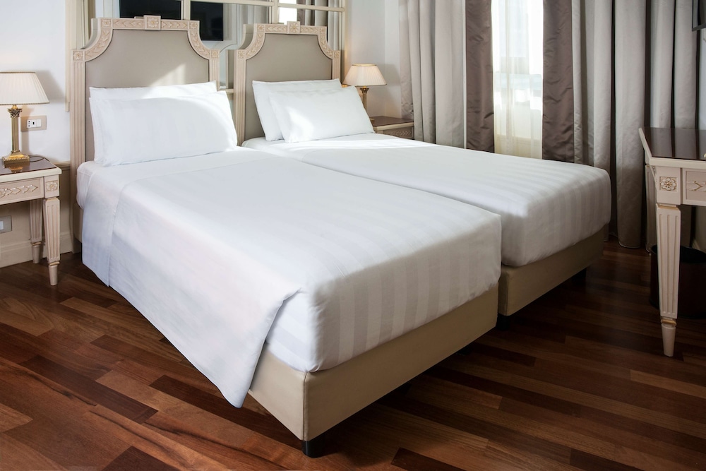 Radisson Blu GHR Hotel, Rome — Hotel rooms in Rome, Lazio