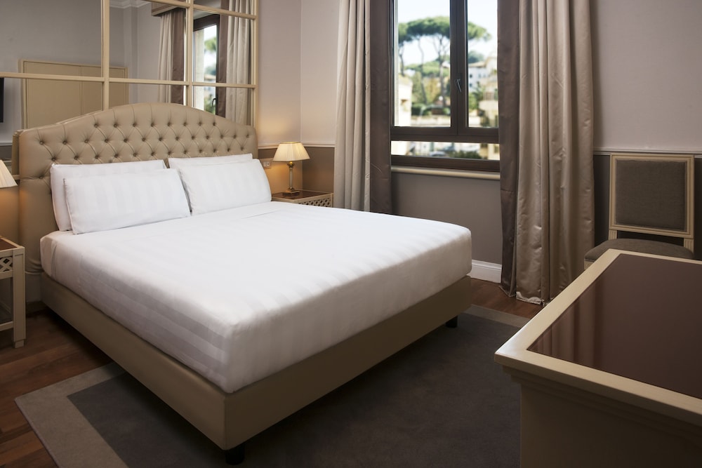 Radisson Blu GHR Hotel, Rome — Hotel rooms in Rome, Lazio