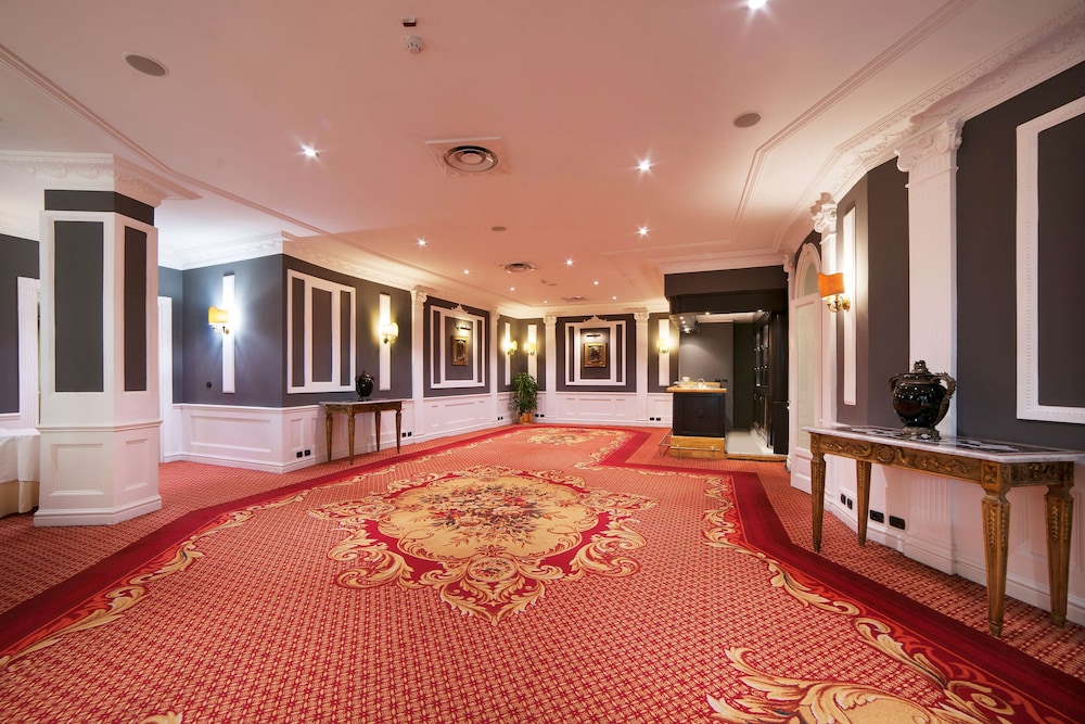 Radisson Blu GHR Hotel, Rome — Hotel building in Rome, Lazio