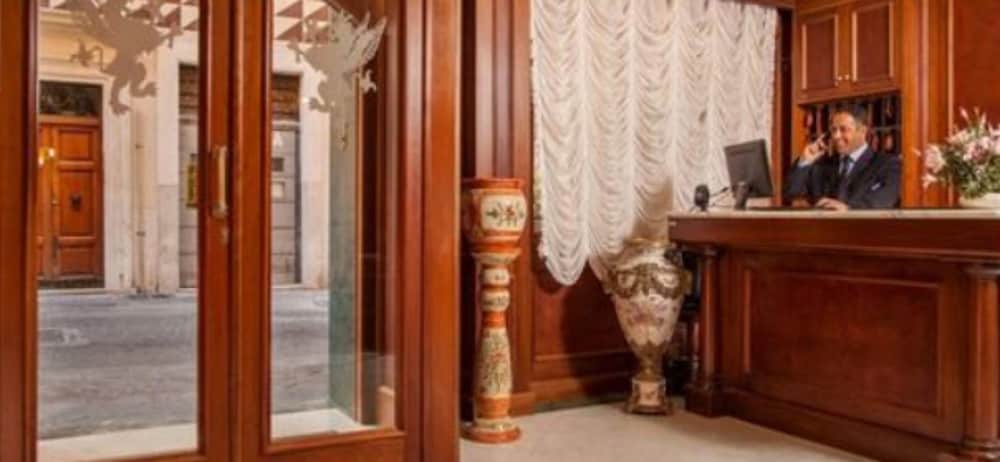 Hotel Grifo — Hotel building in Rome, Lazio