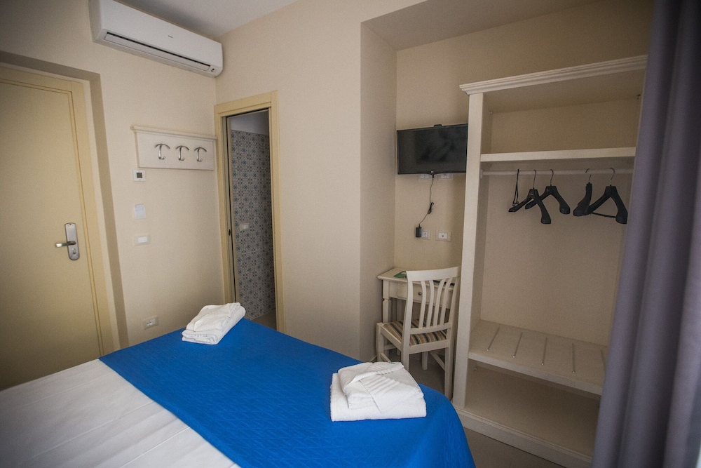 Hotel Grifo — Hotel rooms in Rome, Lazio