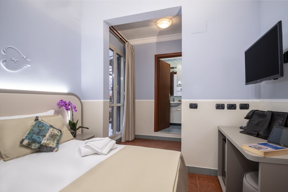 Hotel Grifo — Hotel rooms in Rome, Lazio