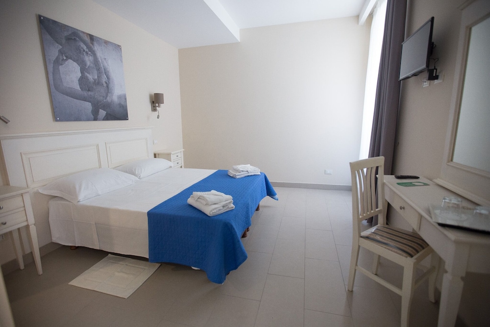 Hotel Grifo — Hotel rooms in Rome, Lazio
