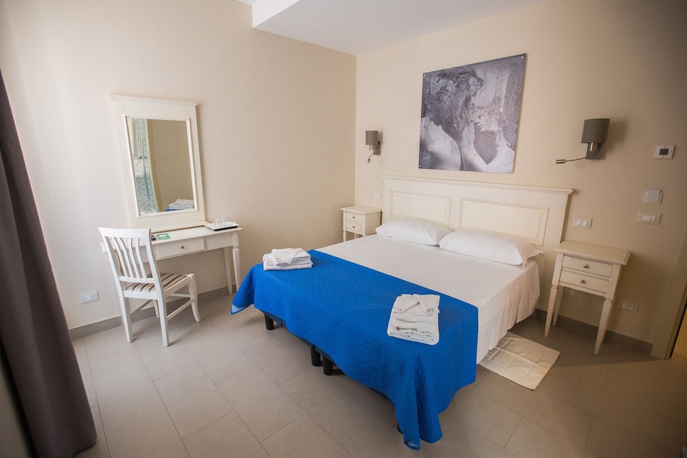 Hotel Grifo — Hotel rooms in Rome, Lazio