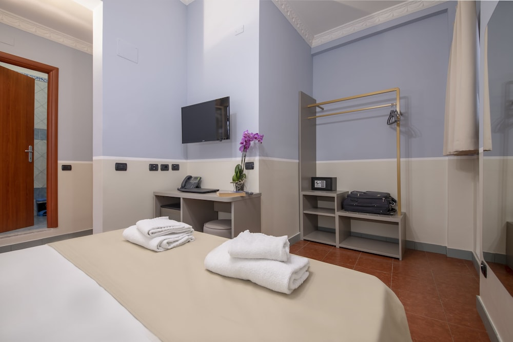 Hotel Grifo — Hotel rooms in Rome, Lazio