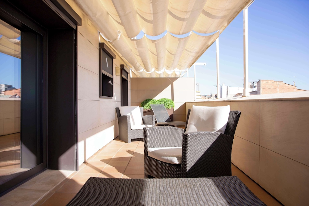 Best Western Premier Hotel Dante — Hotel building in Barcelona, Catalonia