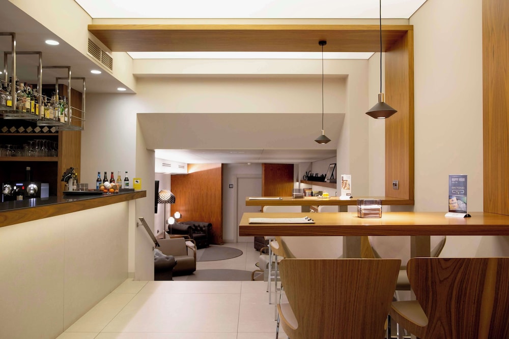 Best Western Premier Hotel Dante — Restaurant & bars in Barcelona, Catalonia
