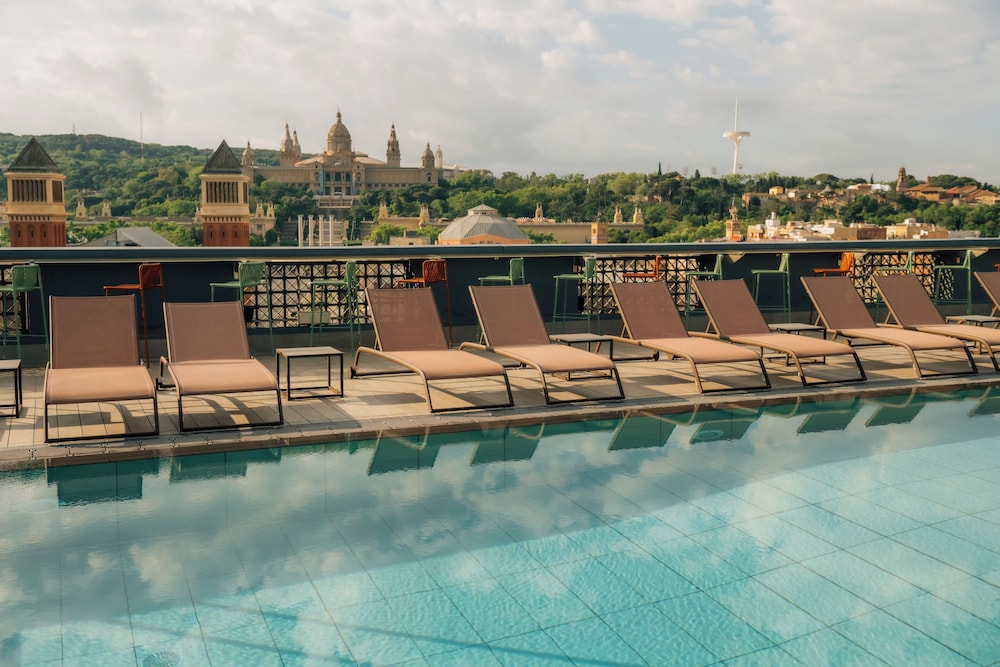 Catalonia Barcelona Plaza — Swimming pool in Barcelona, Catalonia