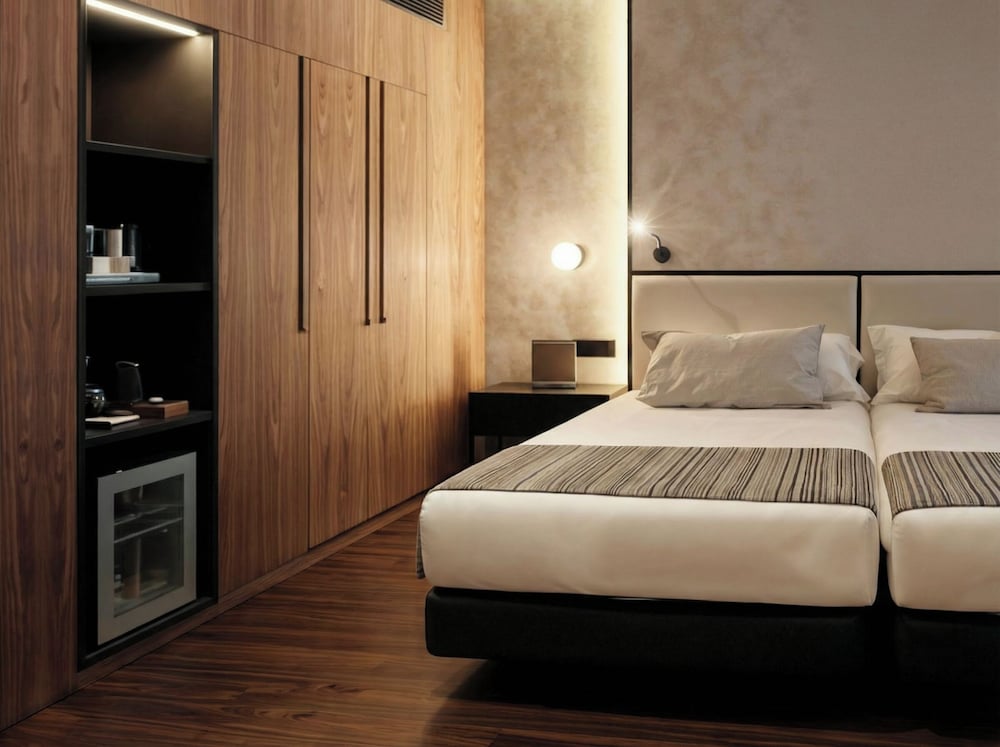Catalonia Barcelona Plaza — Hotel rooms in Barcelona, Catalonia