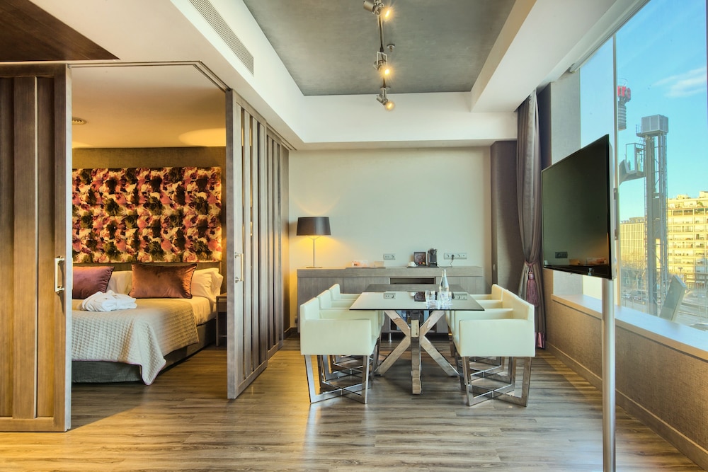 Catalonia Barcelona Plaza — Hotel rooms in Barcelona, Catalonia