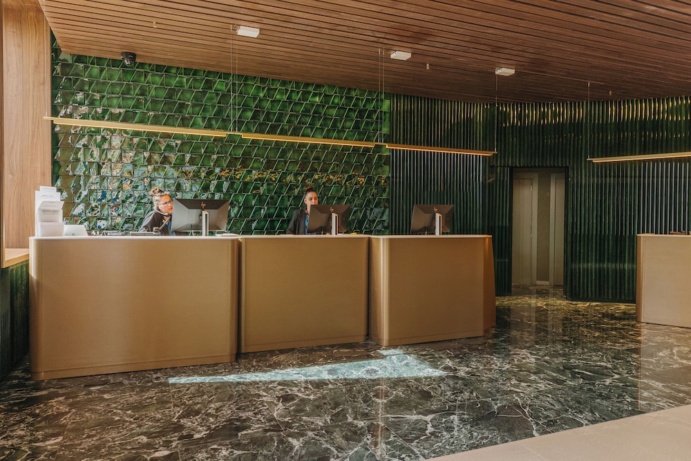 Catalonia Barcelona Plaza — Hotel building in Barcelona, Catalonia