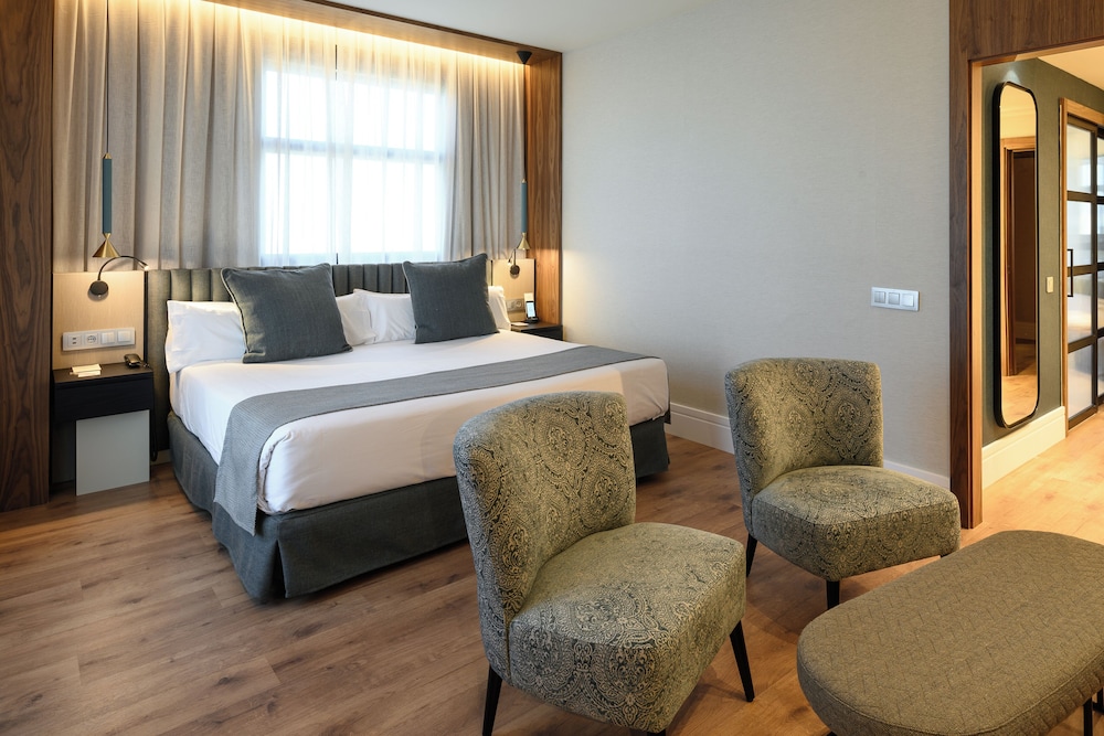 Catalonia Barcelona Plaza — Hotel rooms in Barcelona, Catalonia