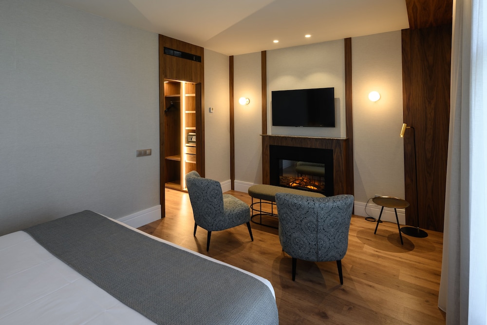 Catalonia Barcelona Plaza — Hotel rooms in Barcelona, Catalonia
