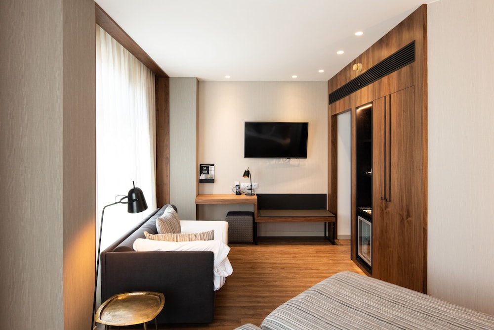 Catalonia Barcelona Plaza — Hotel rooms in Barcelona, Catalonia