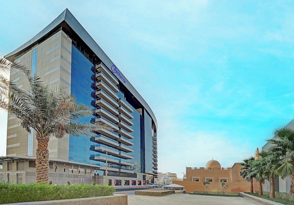 Copthorne Hotel Dubai — Hotel building in Dubai