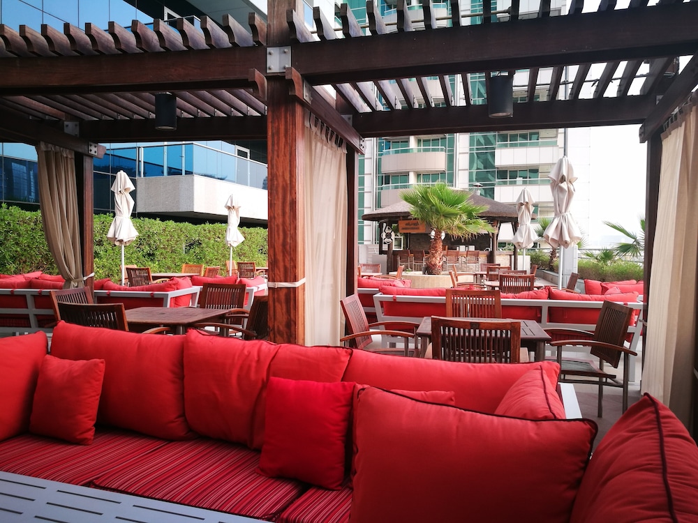Copthorne Hotel Dubai — Restaurant & bars in Dubai