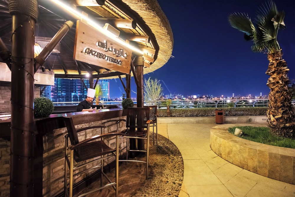 Copthorne Hotel Dubai — Restaurant & bars in Dubai
