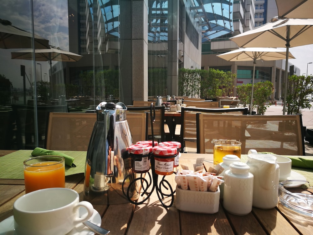 Copthorne Hotel Dubai — Restaurant & bars in Dubai