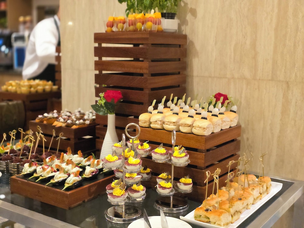 Copthorne Hotel Dubai — Restaurant & bars in Dubai