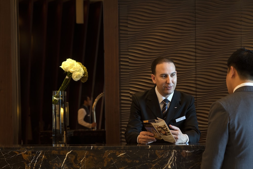 Crowne Plaza Festival City by IHG — Restaurant & bars in Dubai