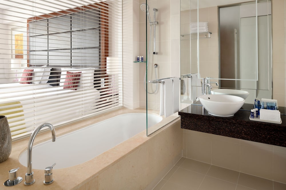 Crowne Plaza Festival City by IHG — Hotel rooms in Dubai
