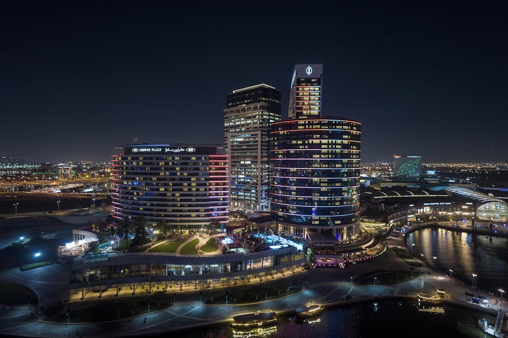 Crowne Plaza Festival City by IHG — Hotel building in Dubai