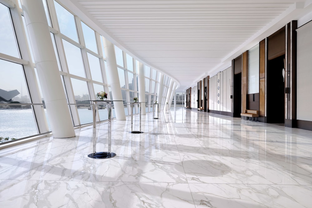 Crowne Plaza Festival City by IHG — Hotel building in Dubai