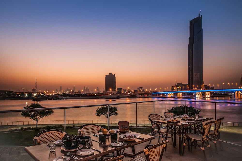 Crowne Plaza Festival City by IHG — Restaurant & bars in Dubai