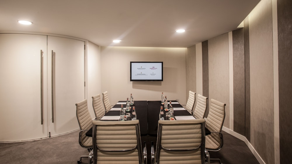 Crowne Plaza Festival City by IHG — Hotel rooms in Dubai
