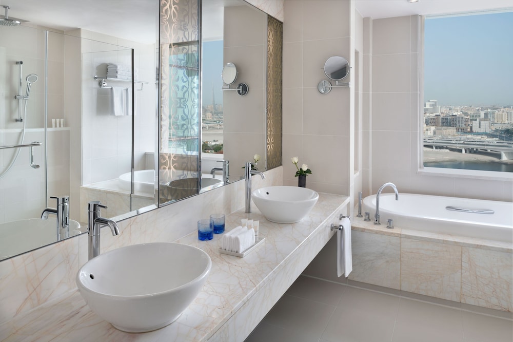 Crowne Plaza Festival City by IHG — Hotel rooms in Dubai