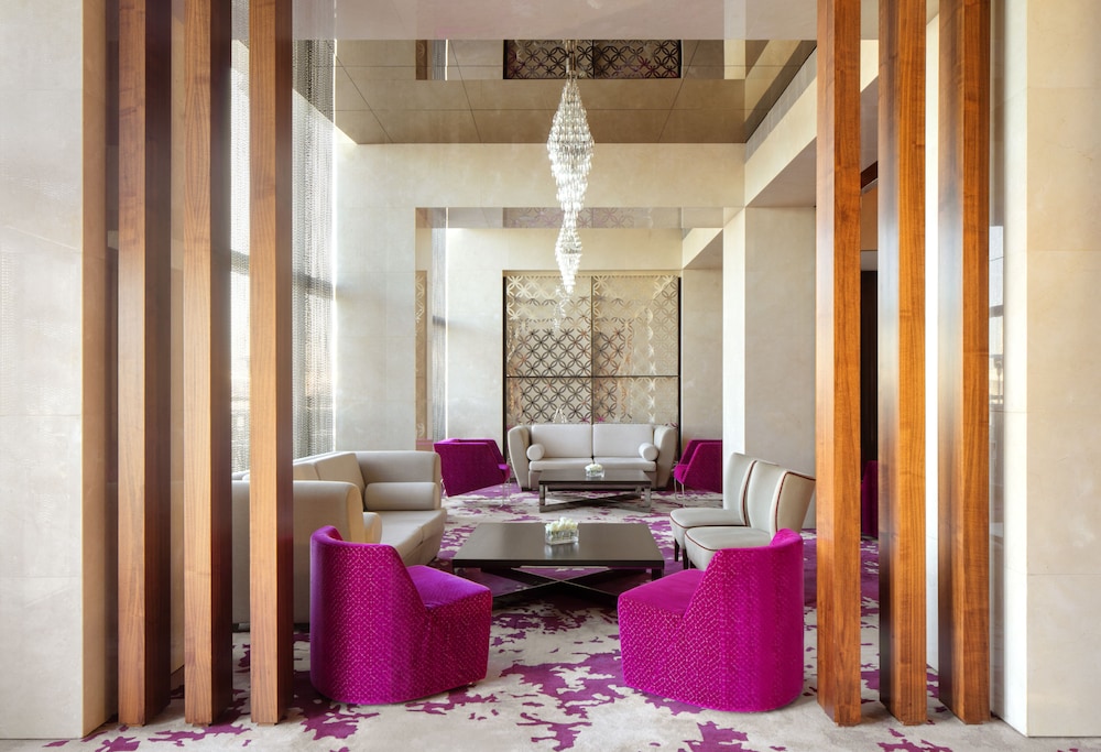 Crowne Plaza Festival City by IHG — Restaurant & bars in Dubai